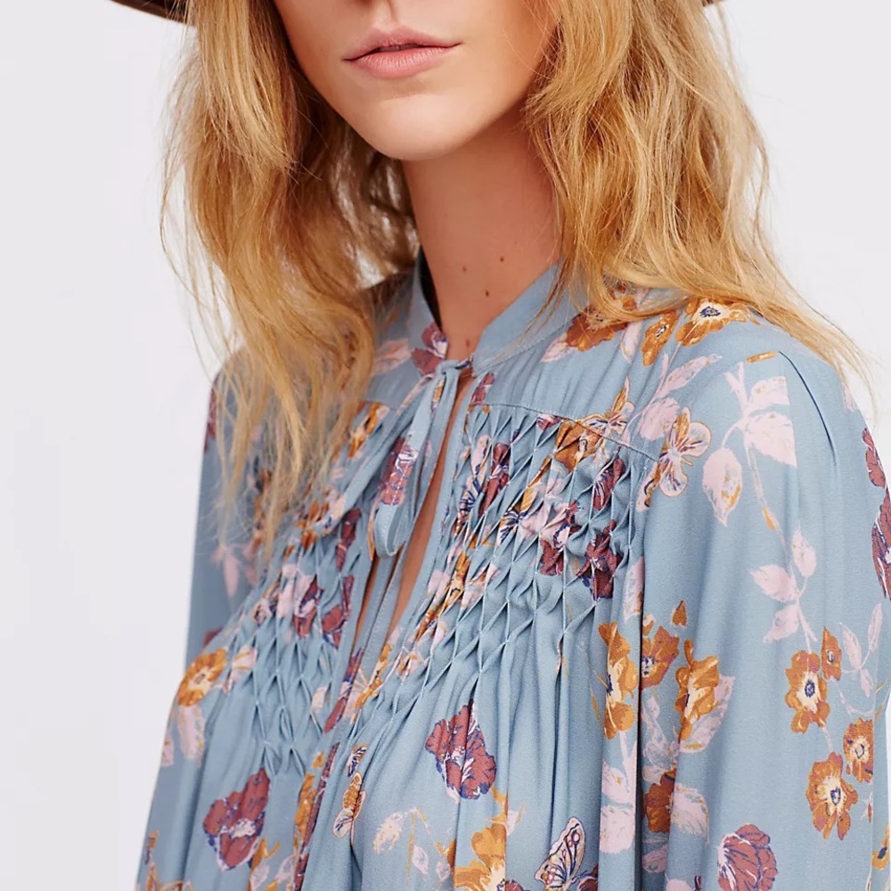 Free People Pebble Crepe So Fine Smocked Tunic Top Floral Blue Blouse Sm… - Picture 4 of 13